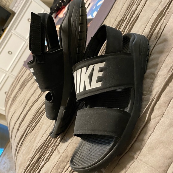 tanjun nike womens sandals